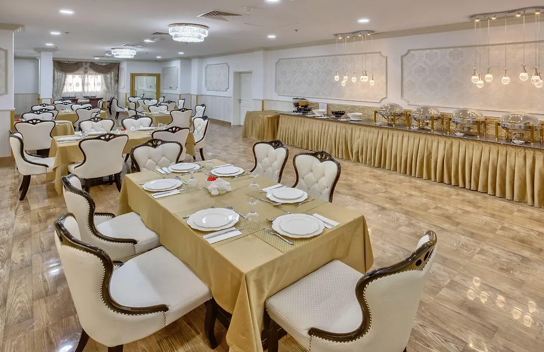 Royal Hotel-1