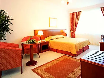 Embassy Suites Hotel Sharjah-3